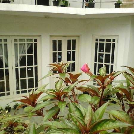Niwasa House Hotell Hatton Exteriör bild